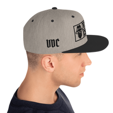 Cargar imagen en el visor de la galería, VDC B Snapback Hat
